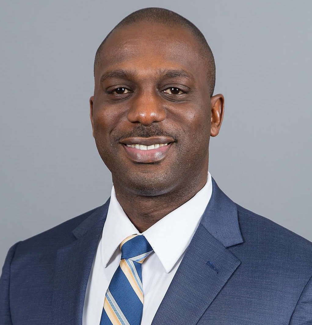 Ayo Owodunni head